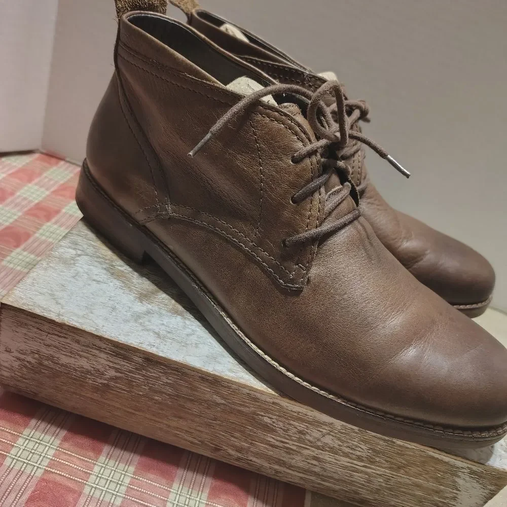 Cole Haan Men's Brown Leather Chukka Boots size 10 M